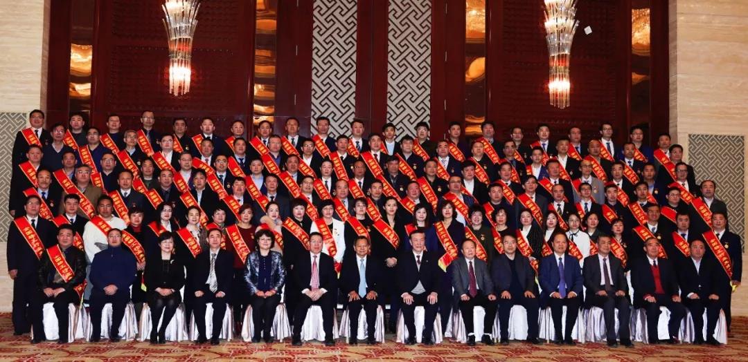 萬和電氣董事長葉遠璋獲“全國輕工行業勞動模范”榮譽稱號